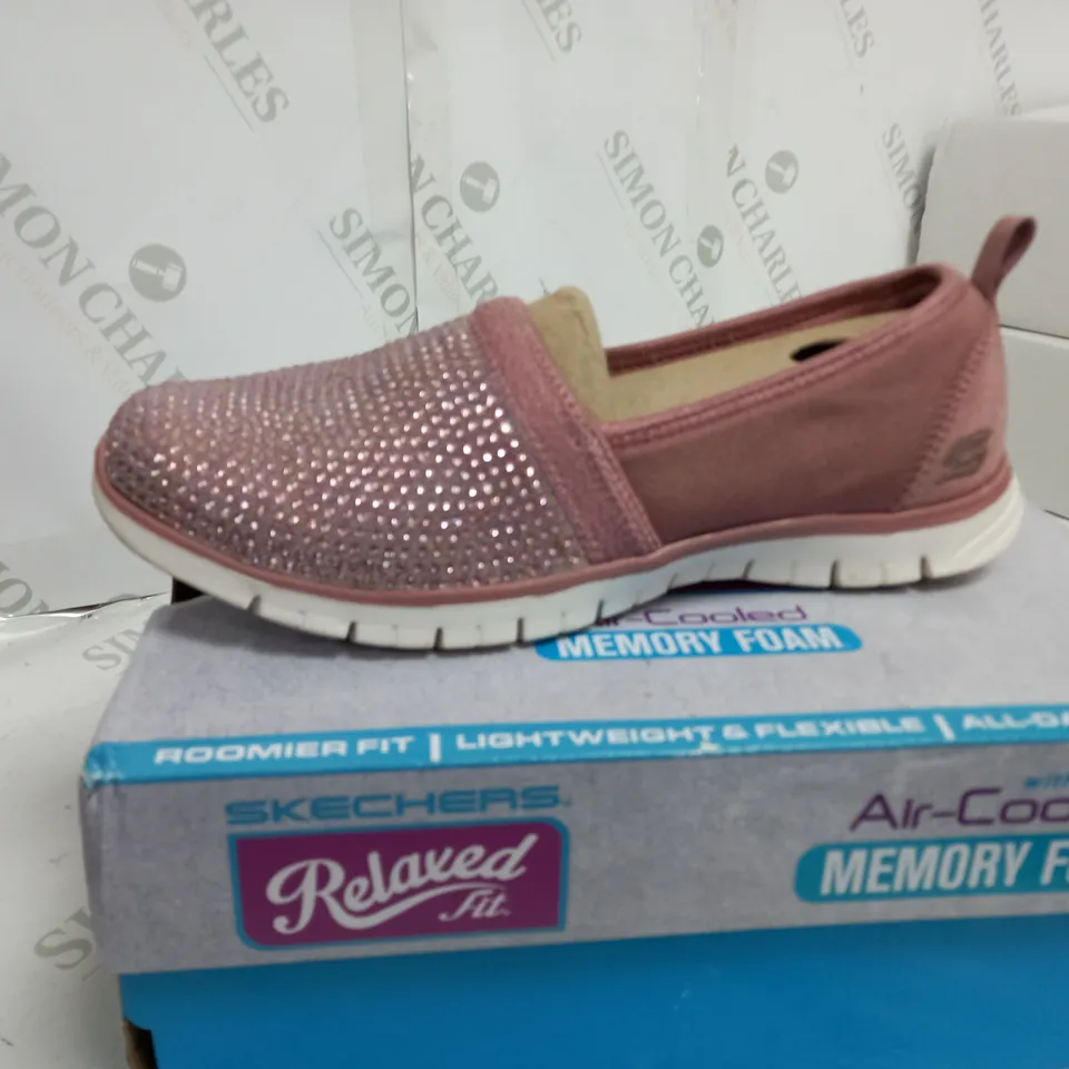 BOXED SKETCHERS PINK SLIP ON SHOES SIZE 4