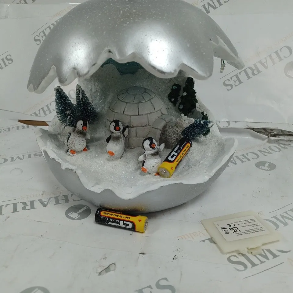 CHRISTMAS SCENE ORNAMENT 