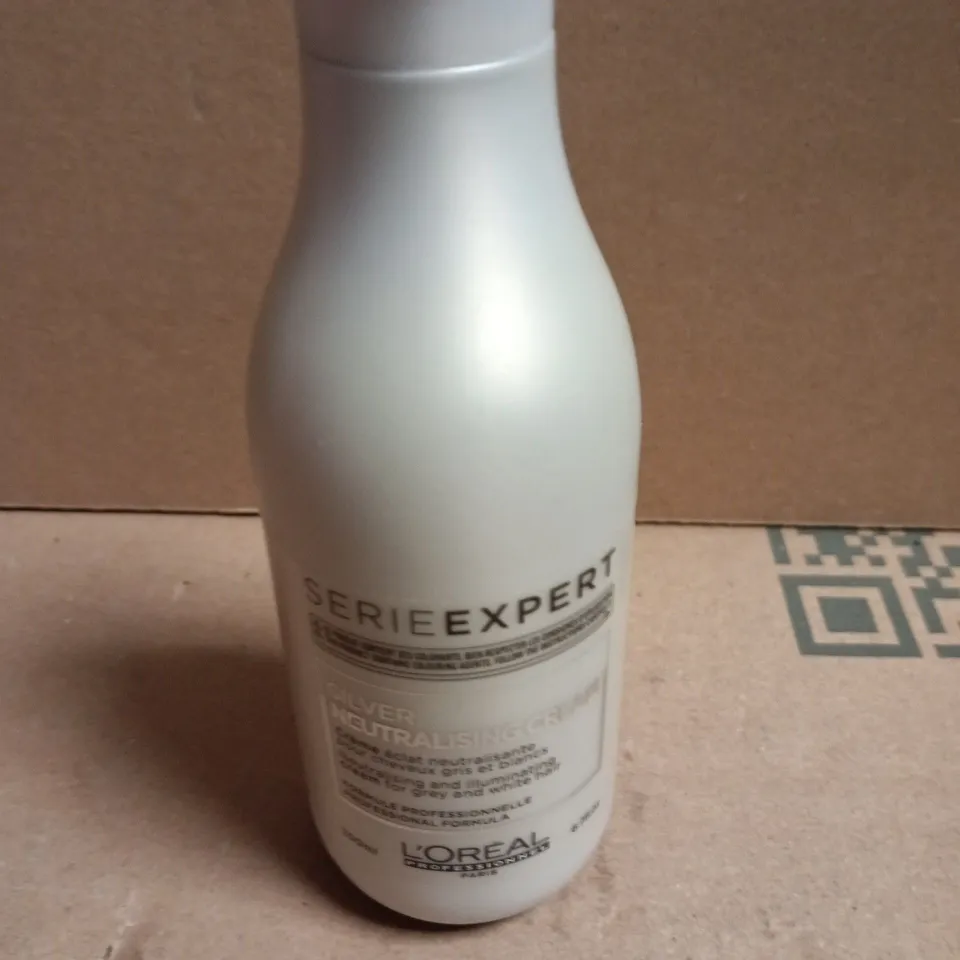 L'OREAL PROFESSIONNEL SERIE EXPERT SILVER NEUTRALISING SHAMPOO 
