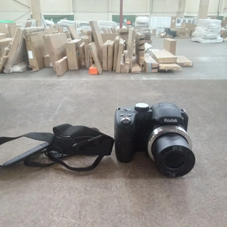 BOXED KODAK PIXPRO AZ252 DIGITAL CAMERA