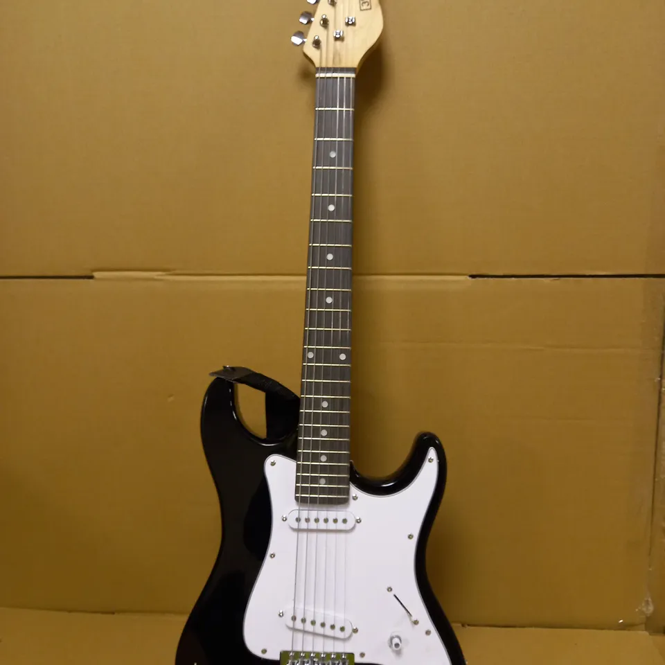 3RD AVENUE GA10 GUITAR AMPLIFIER