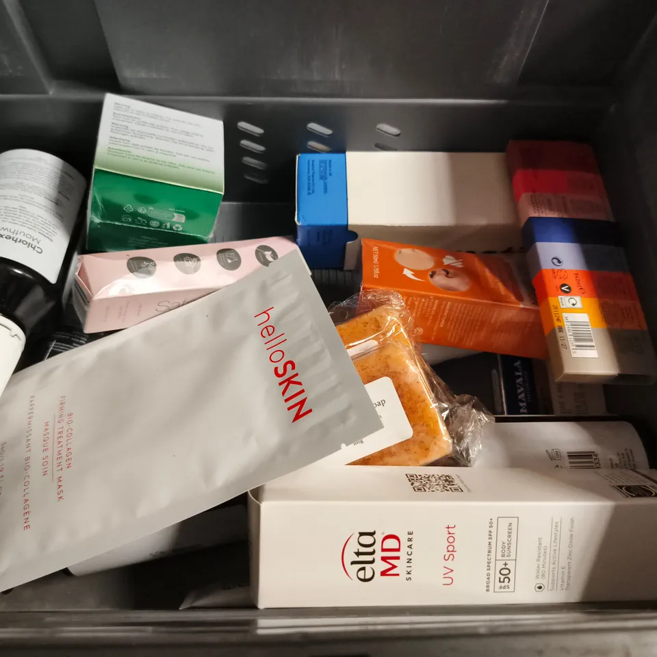 APPROXIMATELY 20 HEALTH AND BEAUTY PRODUCTS TO INCLUDE BUBBLE LIP BALM, COLGATE MOUTH WASH AND ELTA MD SUN CARE