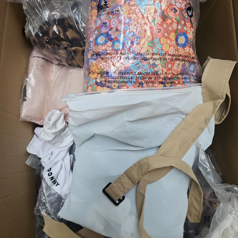 BOX OF APPROXIMATELY 20 ASSORTED CLOTHING ITEMS TO INCLUDE TOPS, JUMPER, POLO, JOGGERS, ETC