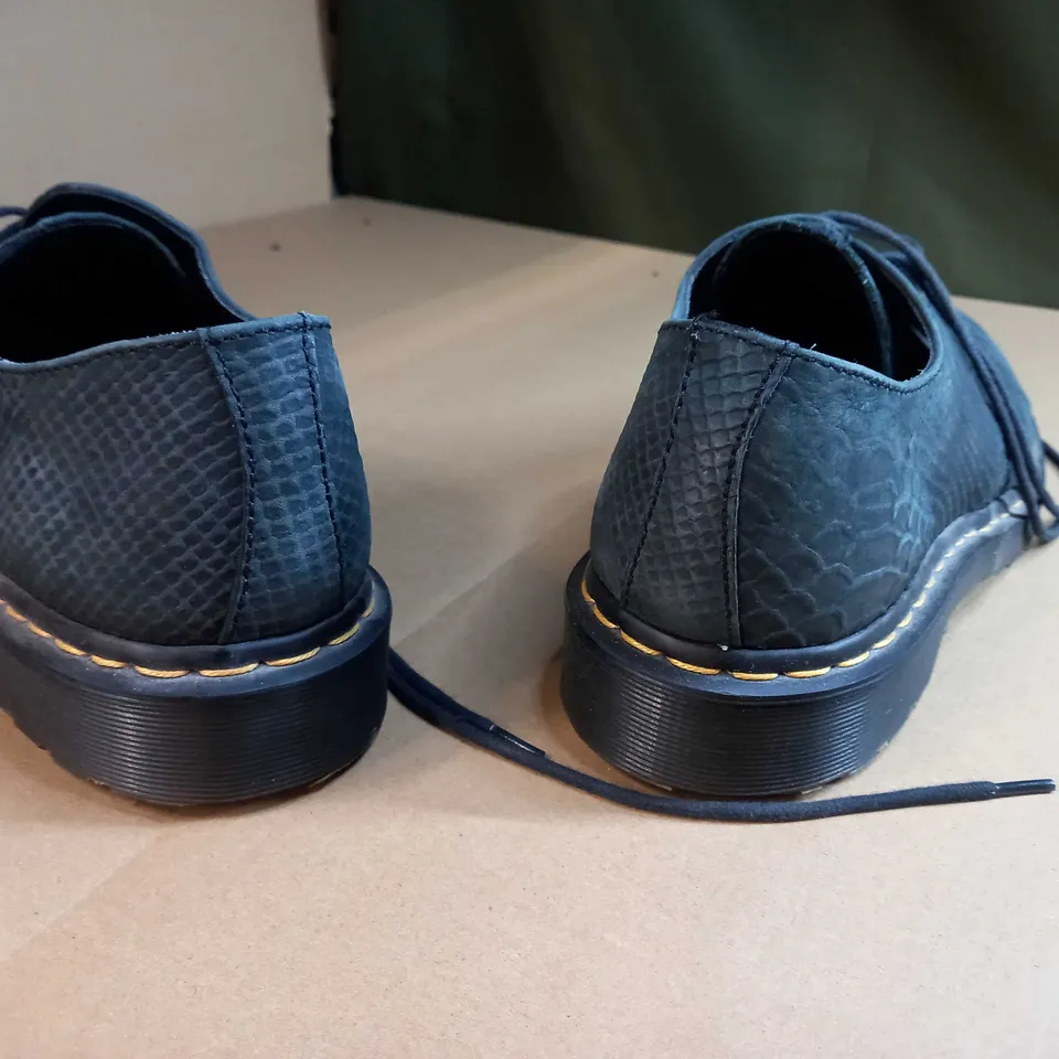 DR MARTENS DARK GREEN TEXURED FORMAL SHOES - SIZE 12