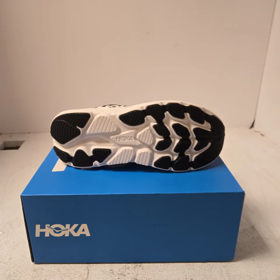 HOKA CLIFTON 10 BIG KIDS RUNNING SHOES – UK 4.5