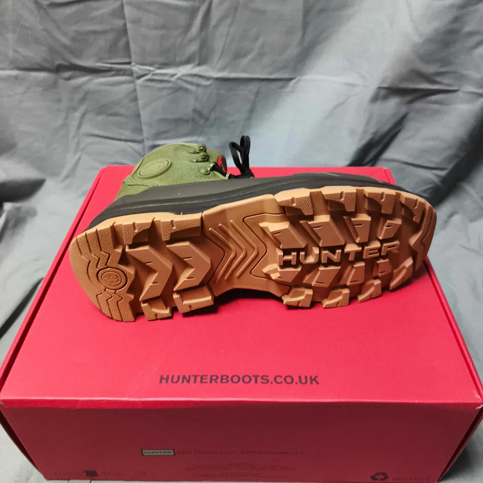 HUNTER WOMENS EXPLORER DESERT ANKLE BOOTS - 6