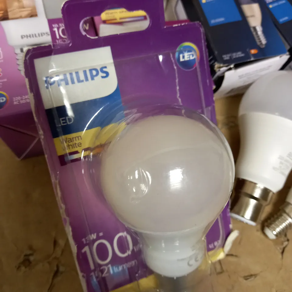 PHILIPS LIGHTBULB BUNDLE 7 ITEMS 