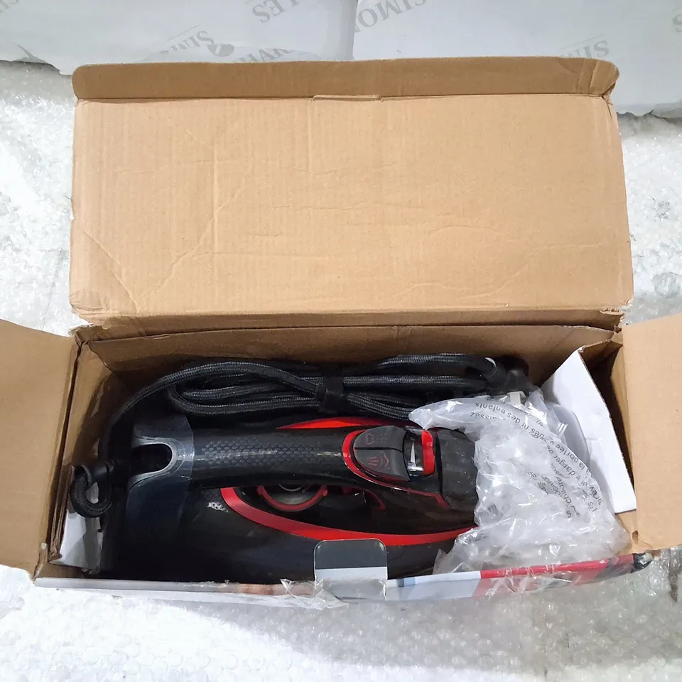 TOWER 3100W STEAM IRON – BOXED