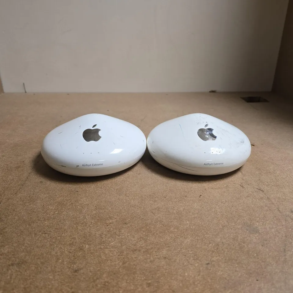 SET OF 2 APPLE AIRPORT EXTREME A1034 WIFI BASE STATION