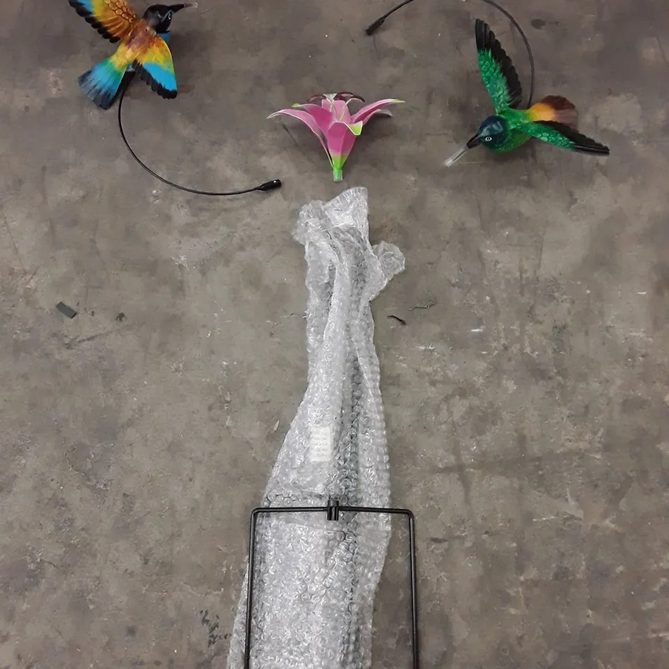 BOXED HOME2GARDEN HUMMINGBIRD WINDSPINNER