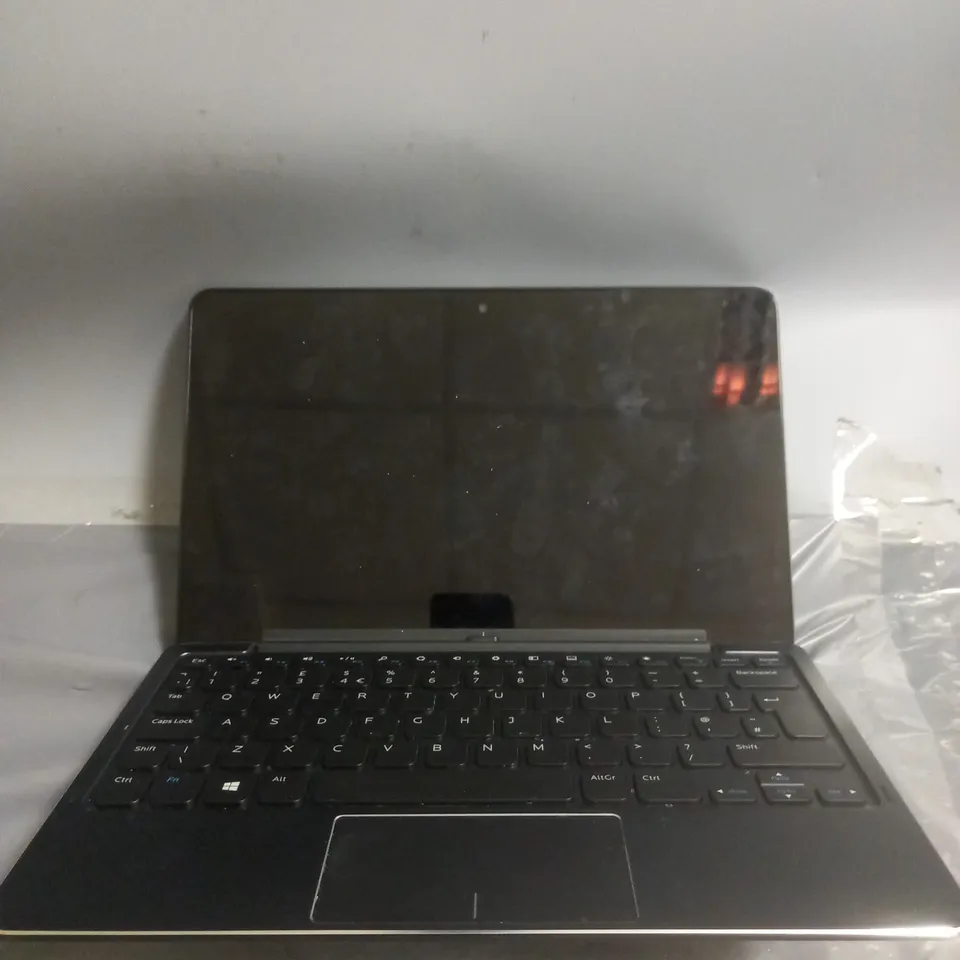 DELL VENUE 11 PRO 7140 LAPTOP IN BLACK