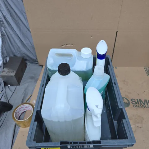 TOTE OF APPROXIMATELY 6 ASSORTED LIQUIDS TO INCLUDE:  FLASH BATHROOM IMPECCABLE CLEAN 