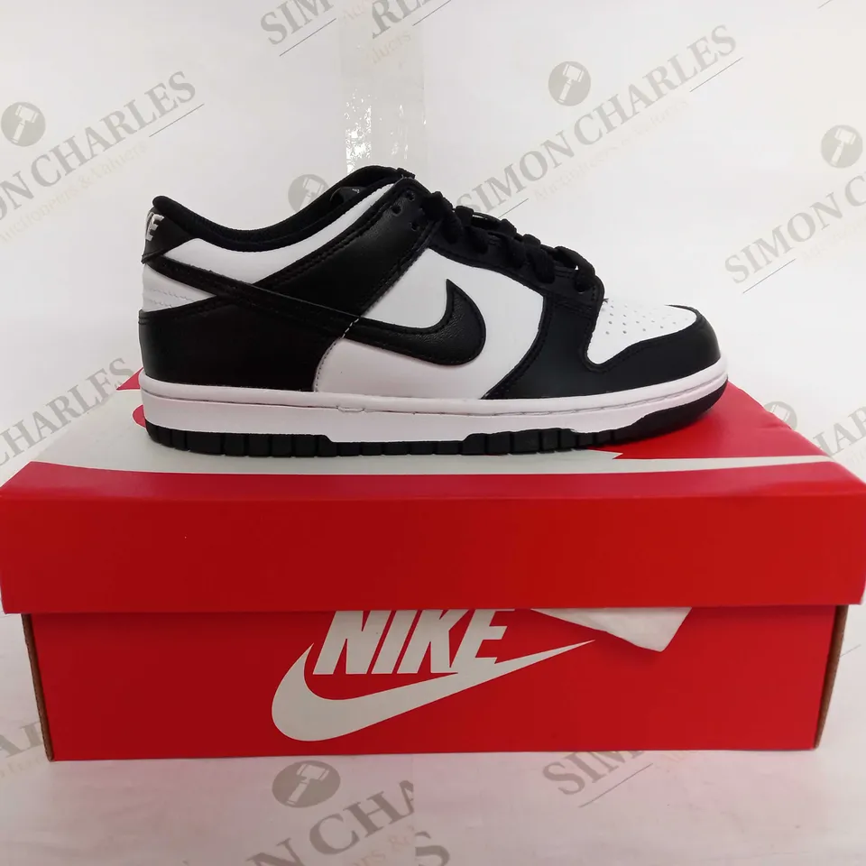 NIKE DUNK PANDA LOWS - UK 5 