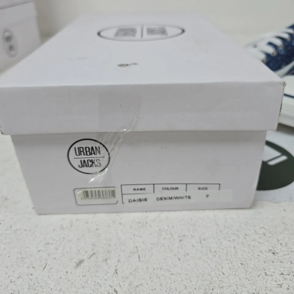URBAN JACKS DAISIE DENIM/WHITE TRAINERS – UK 7