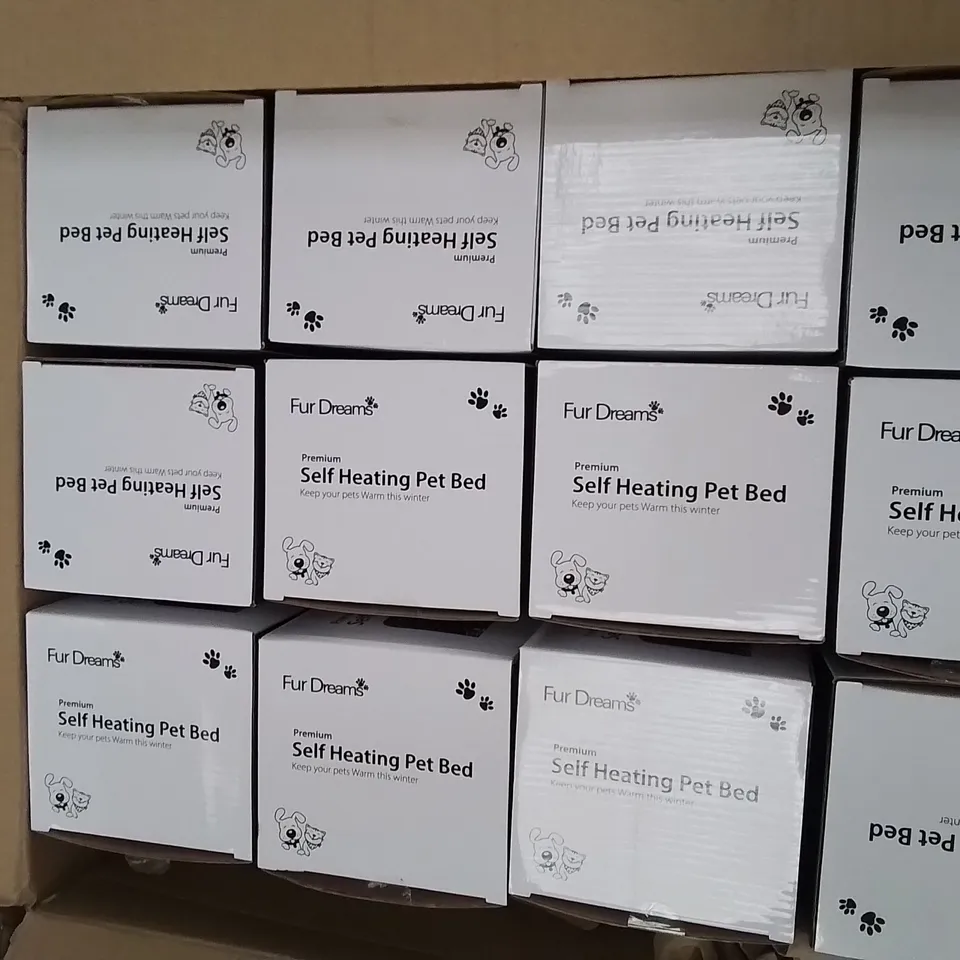 BOXED FURDREAMS SELF HEATING PET BED APPROXIMATELY 12