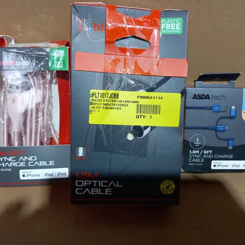BOX OF APPROXIMATELY 10 ASSORTED ELECTRICAL ITEMS TO INCLUDE BLACKWEB SYNC & CHARGE CABLE, BLACKWEB OPTICAL CABLE, ASDA TECH SYNC & CHARGE CABLE, ETC