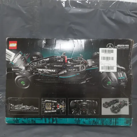 BOXED MERCEDES AMG F1 W14 E PERFORMANCE - 42171
