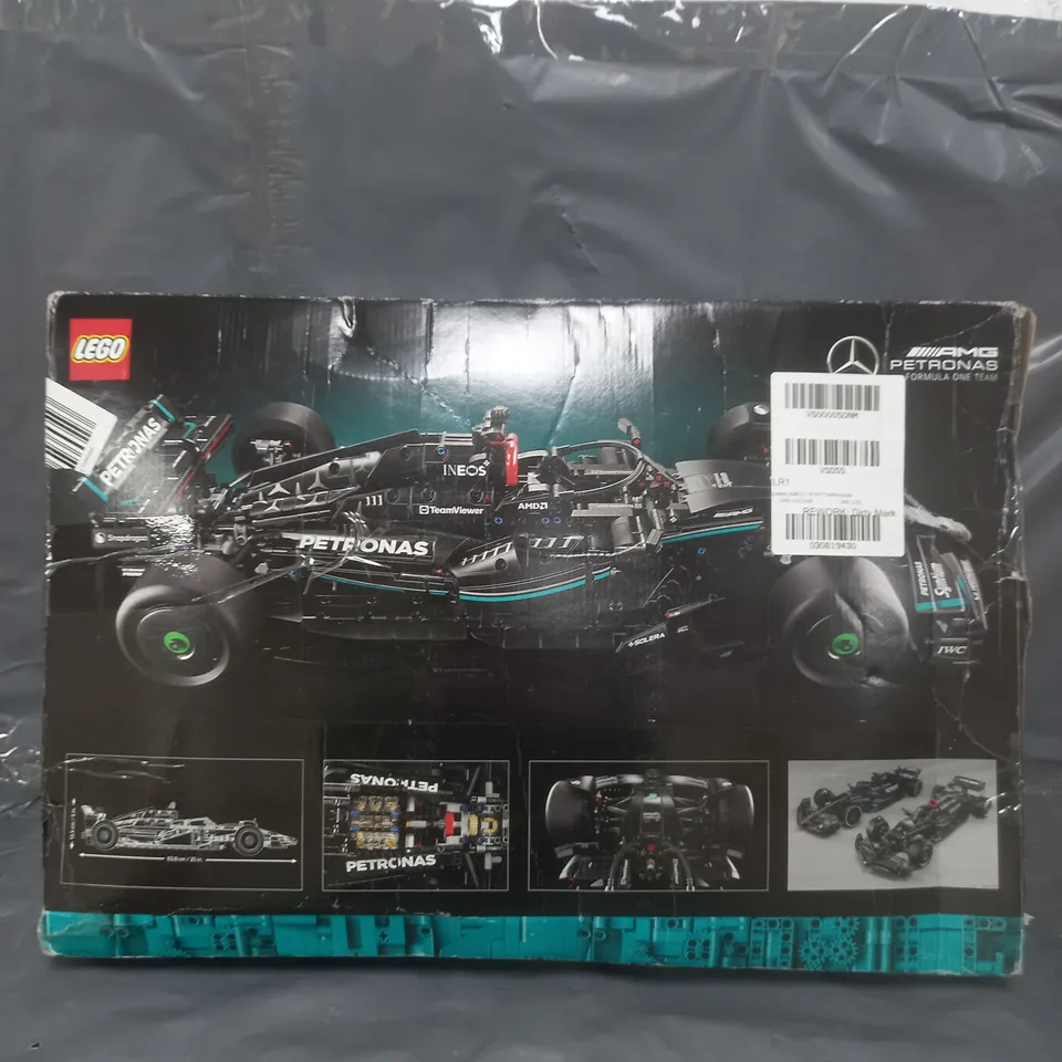 BOXED MERCEDES AMG F1 W14 E PERFORMANCE - 42171 RRP £189.99