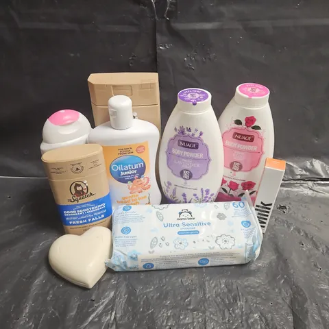 APPROXIMATEY 20 ASSORTED HEALTH AND BEAUTY PRODUCTS TO INCLUDE - DR SQUATCH DEODORANT - MAMA BEAR WIPES - MILK MAKEUP LIP OIL GLOSS - ETC