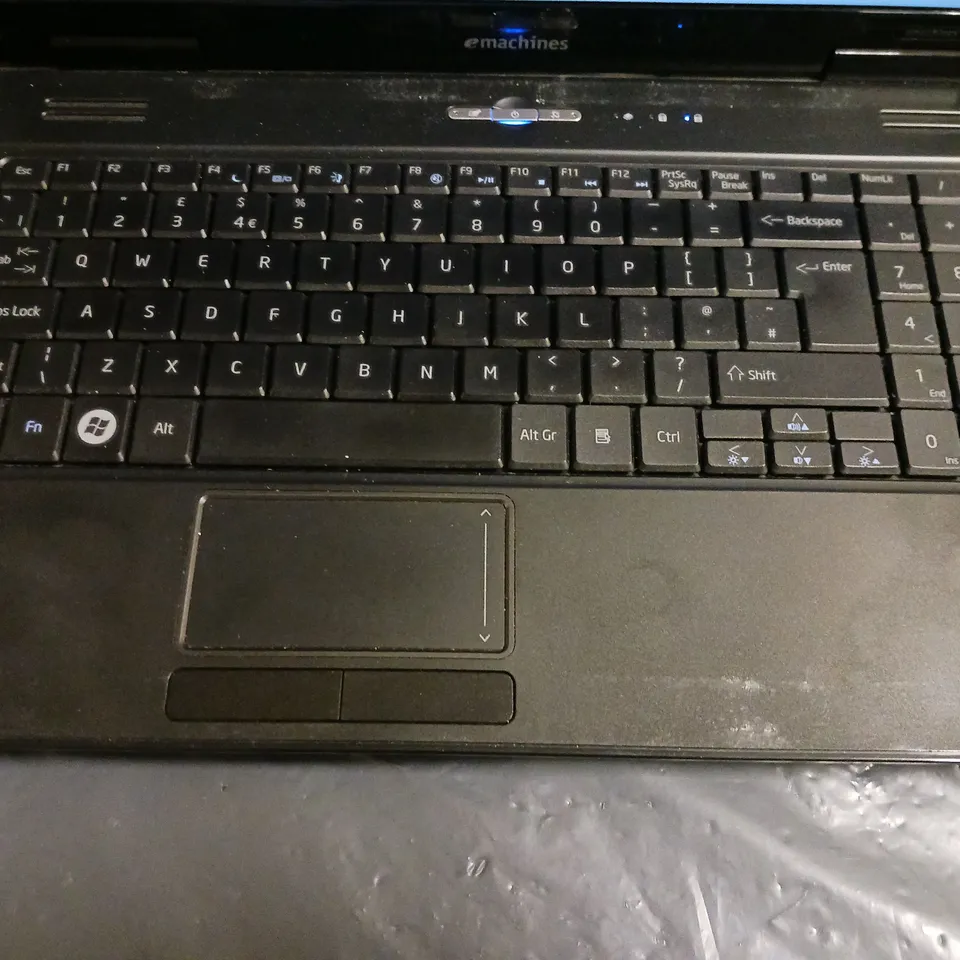 EMACHINES E525 LAPTOP