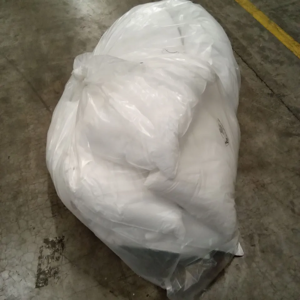 BAG TO CONTAIN A LARGE NUMBER OF PILLOWS