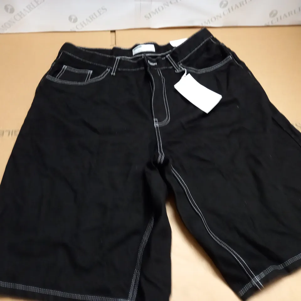 BERSHKA BLACK LONG SHORTS - 44