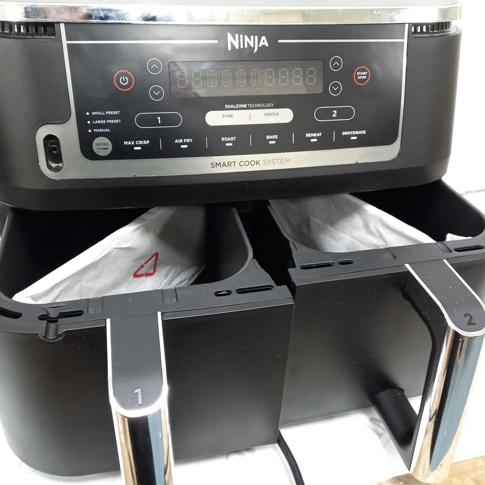 BOXED NINJA FOODI MAX DUAL ZONE 9.5L AIR FRYER AF451UK