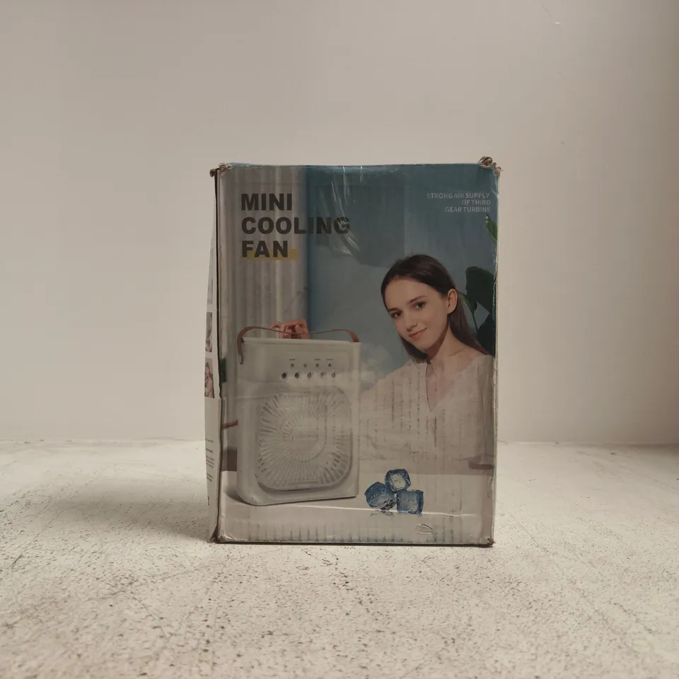 BOXED UNBRANDED MINI COOLING FAN IN WHITE