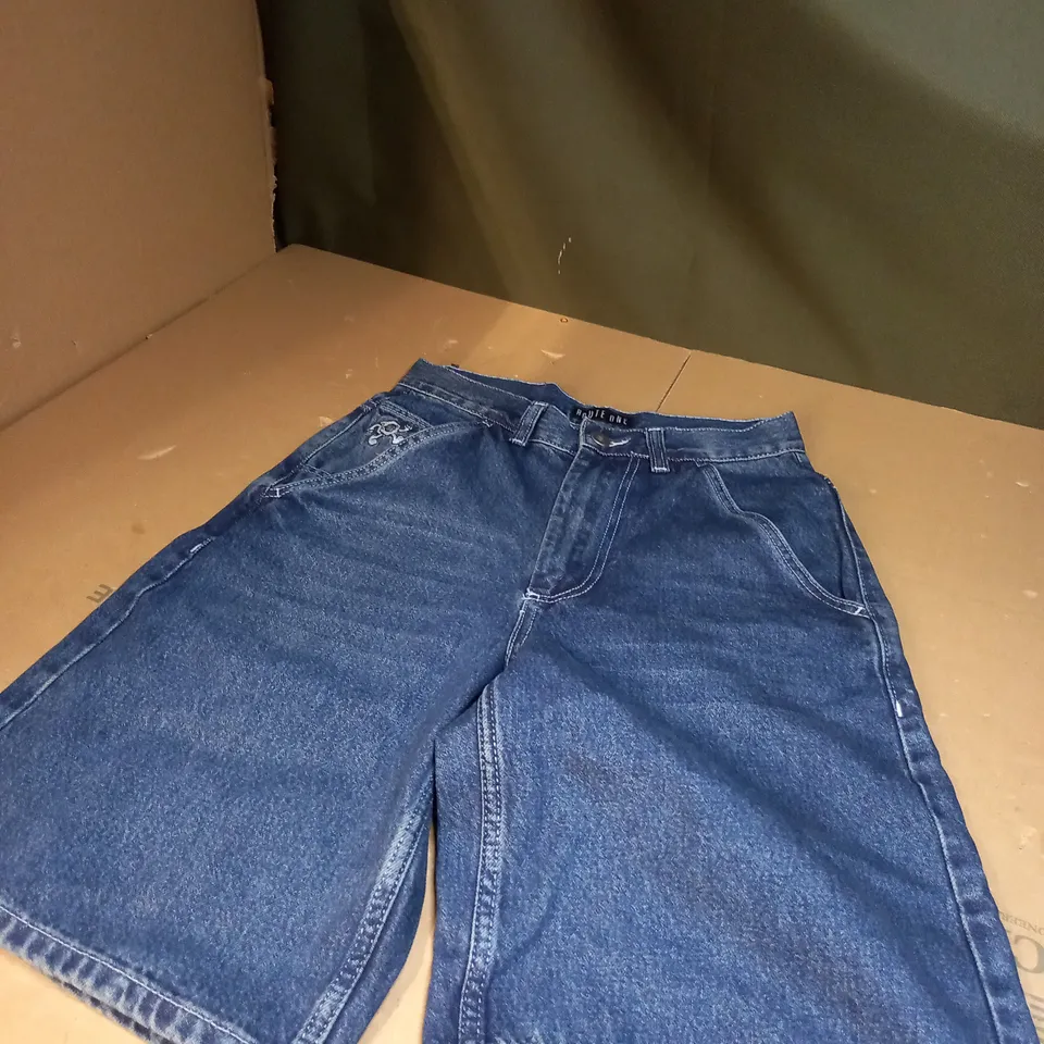 ROUTE ONE SUPER BAGGY DENIM SHORTS SIZE 26