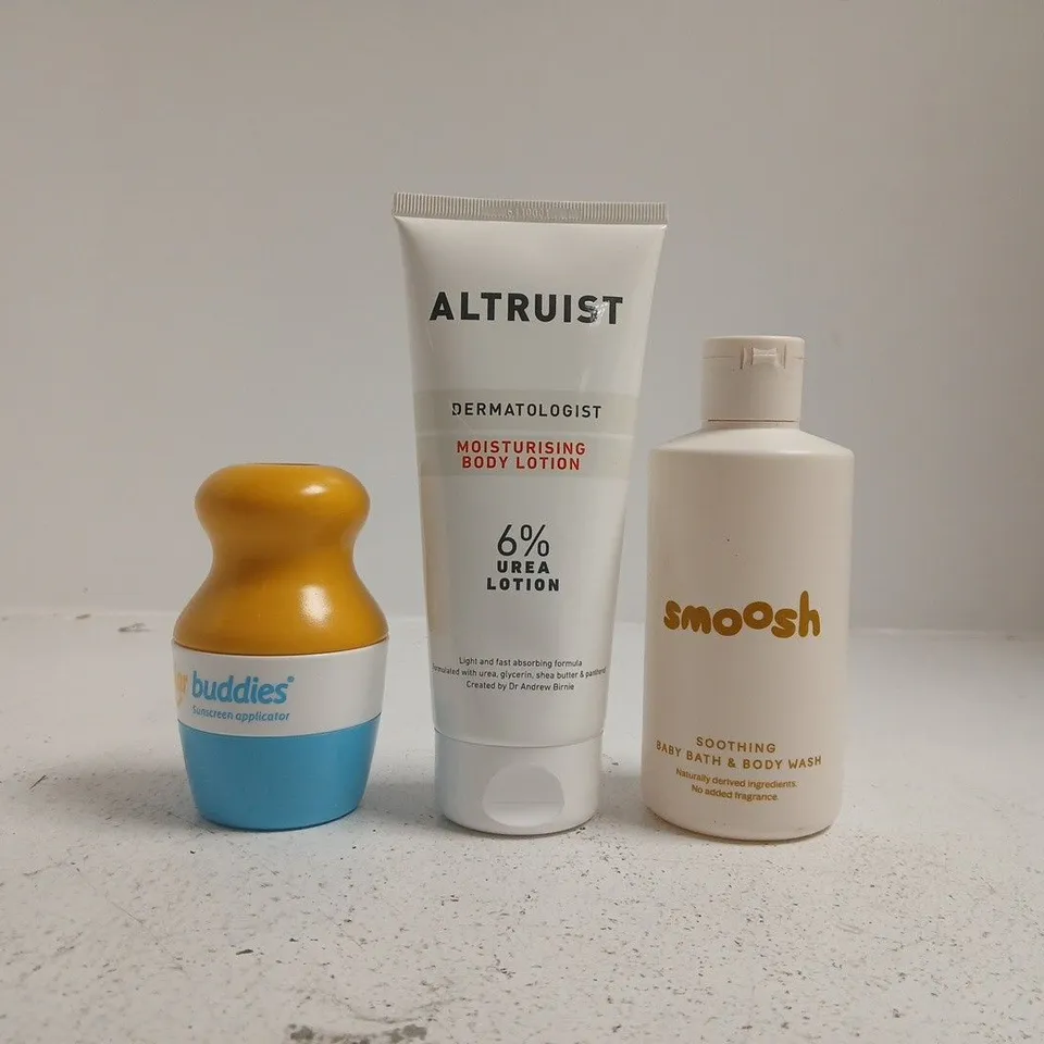 APPROXIMATELY 15 ASSORTED COSMETIC ITEMS INCLUDING VARIOUS MAKES AND BRANDS - COLLECTION ONLY