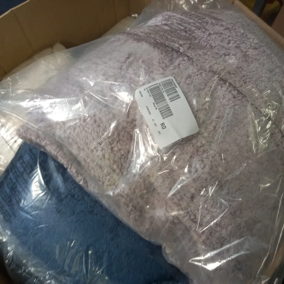 10 ASSORTED CLOTHING ITEMS TO INCLUDE JACKETS, PJ SETS, ETC
