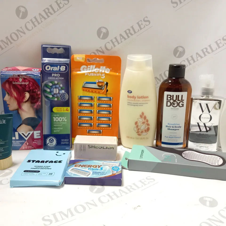 BOX OF APPROX 10 ASSORTED BEAUTY PRODUCTS TO INCLUDE CERAVE MOISTURISING CREAM, BOOTS BODY LOTION, BULLDOG SHAMPOO, ETC