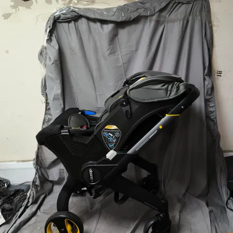 DOONA INFANT CAR SEAT & STROLLER – BLACK/GRAY