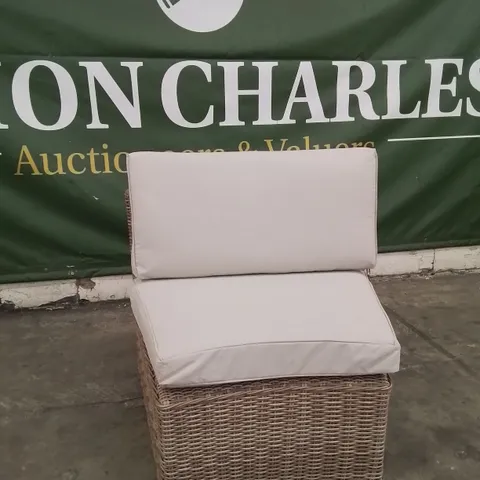 BOXED PRIMROSE LIVING ARCHED MIDDLE SOFA CHAIR IN NATURAL COLOUR