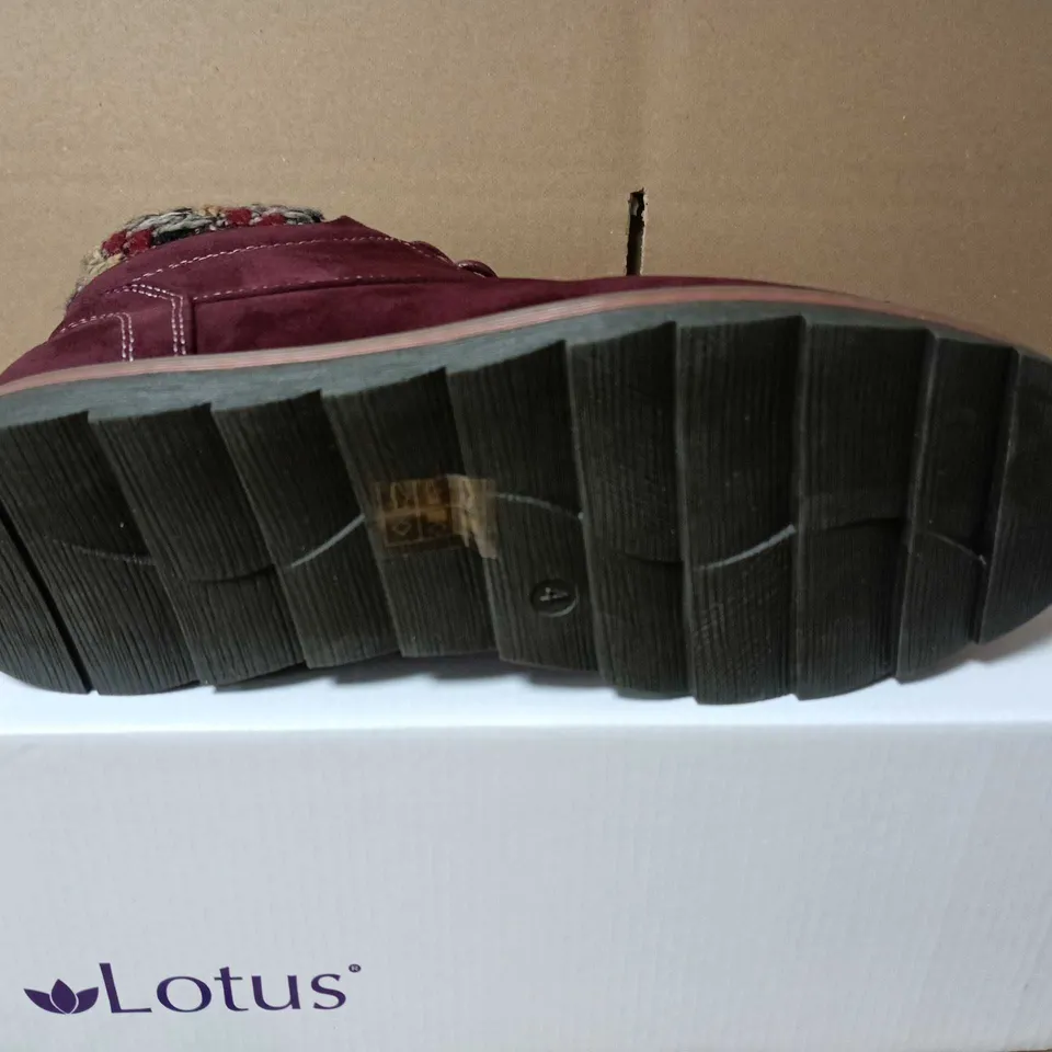 BOXED PAIR OF LOTUS SYCAMORE BORDO BOOTS – UK 4