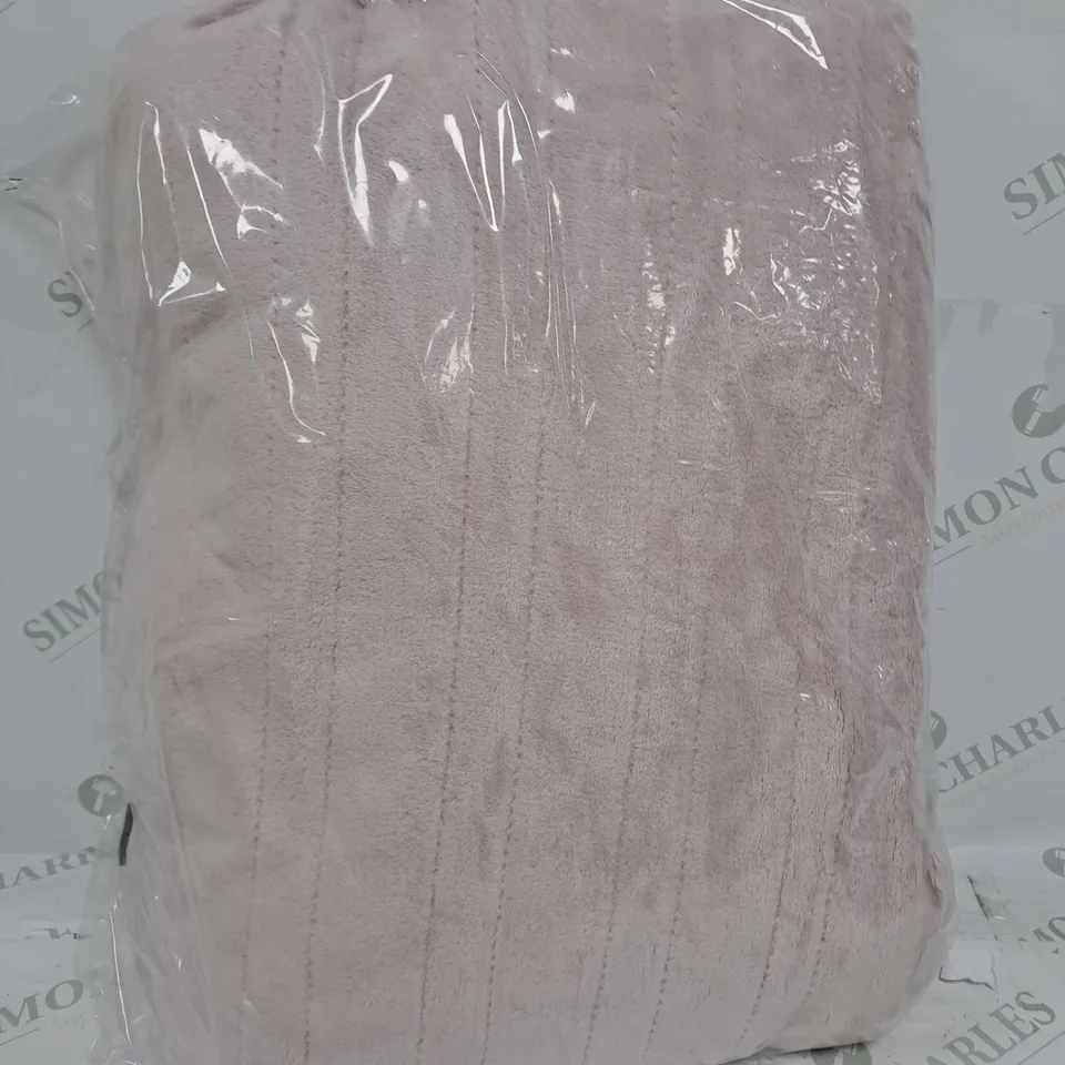 BOXED COZEE HOME FAUX FUR HEATED THROW IN PINK