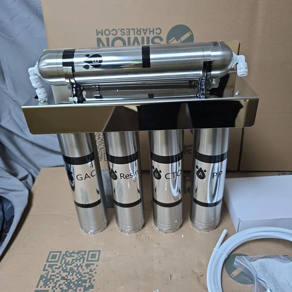 BOX OF FOUR METAL HOUSEHOLD KITCHEN WATER PURIFIERS (BOXED)