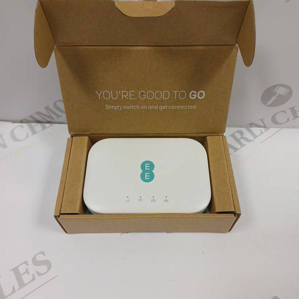 BOXED EE 4GEE MINI MOBILE WIFI. 