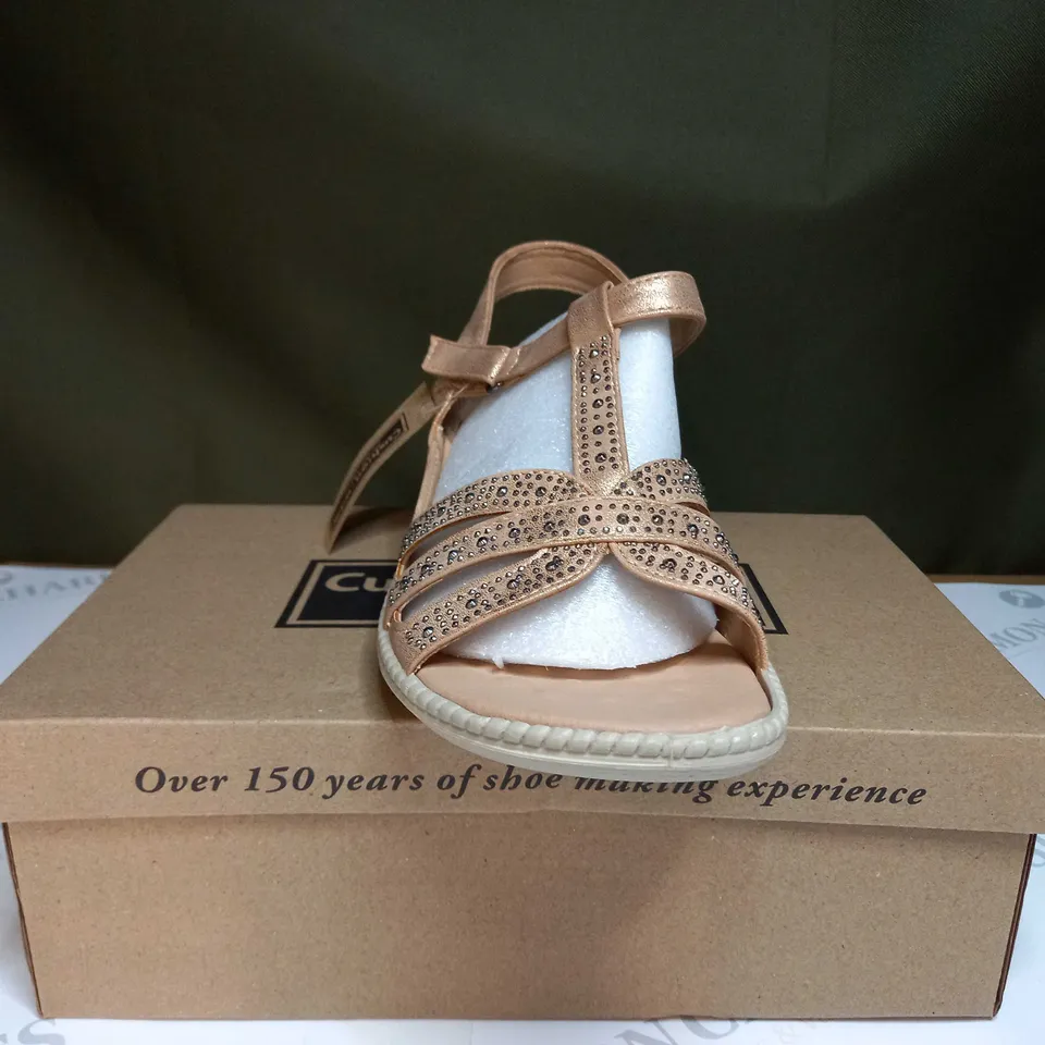 BOXED CUSHION WALK PLATFORM SANDAL IN ROSE GOLD  - SIZE 7