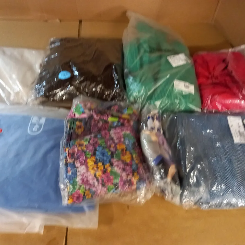 LARGE QUANTITY OF ASSORTED BAGGED CLOTHING ITEMS TO INCLUDE MONKL AND LE REDOUTE