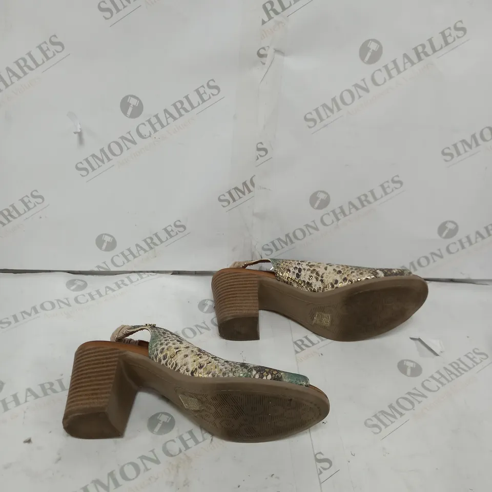 MODA IN PELLE MIRELLO GREEN SNAKE PRINT SIZE 5 - BOXED 