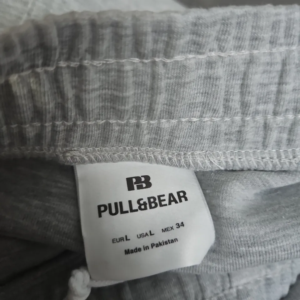 PULL&BEAR GREY SHORTS – UK L (EU L / US L / MX 34)