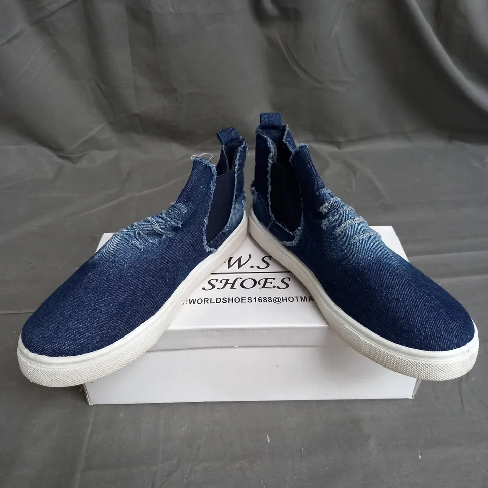 BOX OF 12 PAIRS OF WS SHOES SLIP ON SHOE IN BLUE DENIM - VARIOUS SIZES