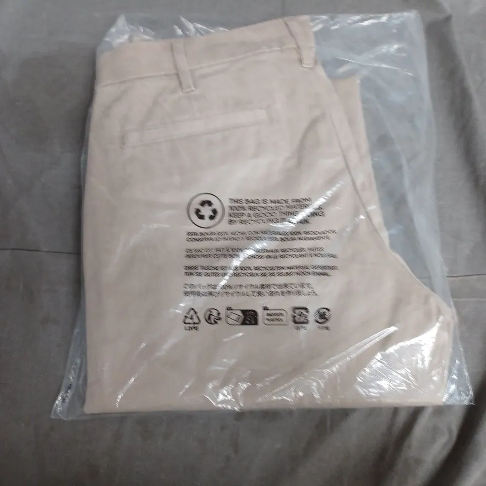 LANDS END KHAKI MEN'S TROUSERS, SIZE UK 30