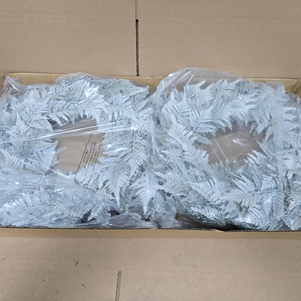 BOX OF 2 GISELA GRAHAM CHRISTMAS DOOR WREATHS
