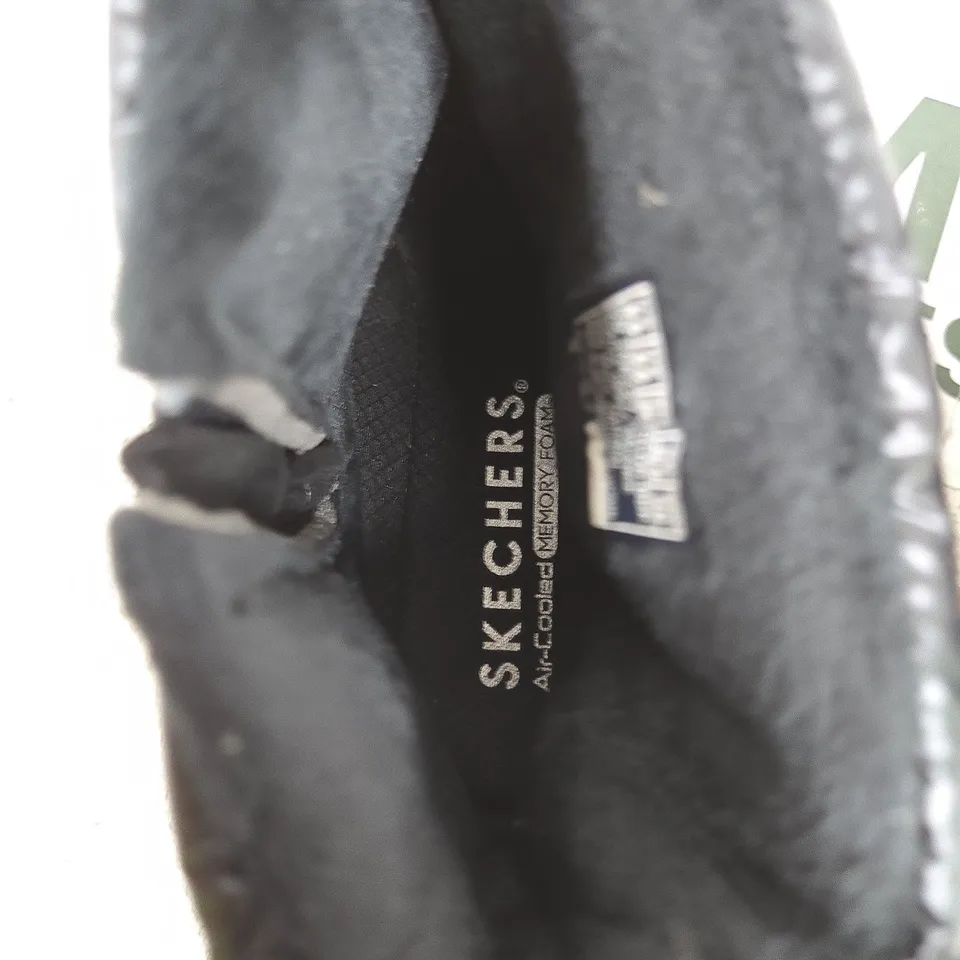 SKECHERS BLACK QUILTED PADDED WINTER BOOTS – UK 5.5 (US 8.5)