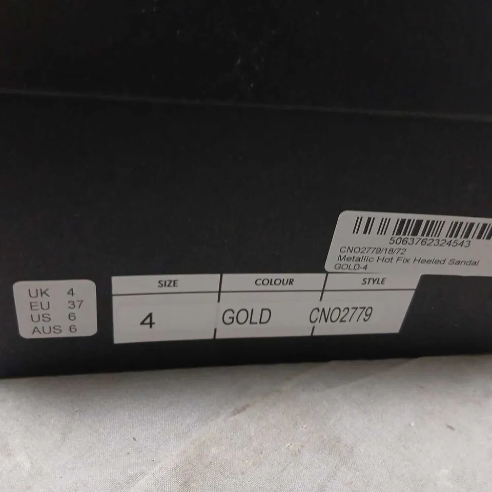 PRETTYLITTLETHING GOLD METALLIC STRAPPY HEELED SANDALS, UK4 (EU37/US6) CN02779