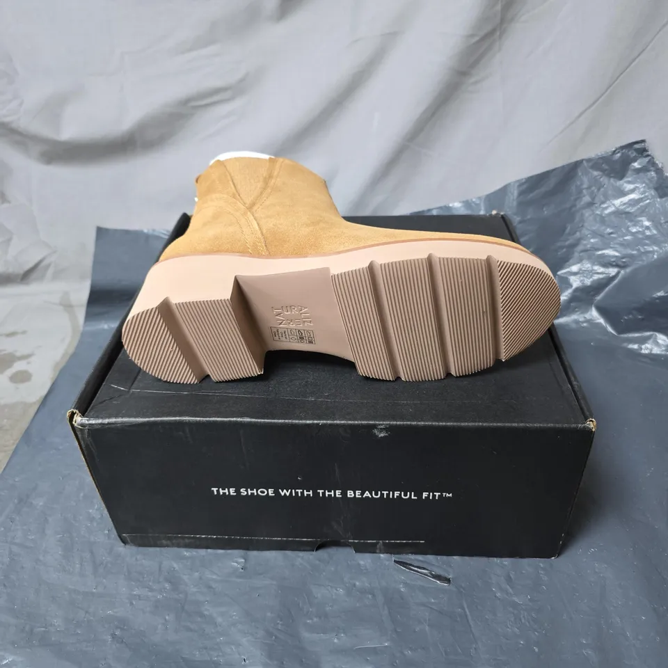 NATURALIZER TAN SUEDE ANKLE BOOTS - WOMEN'S SIZE 4