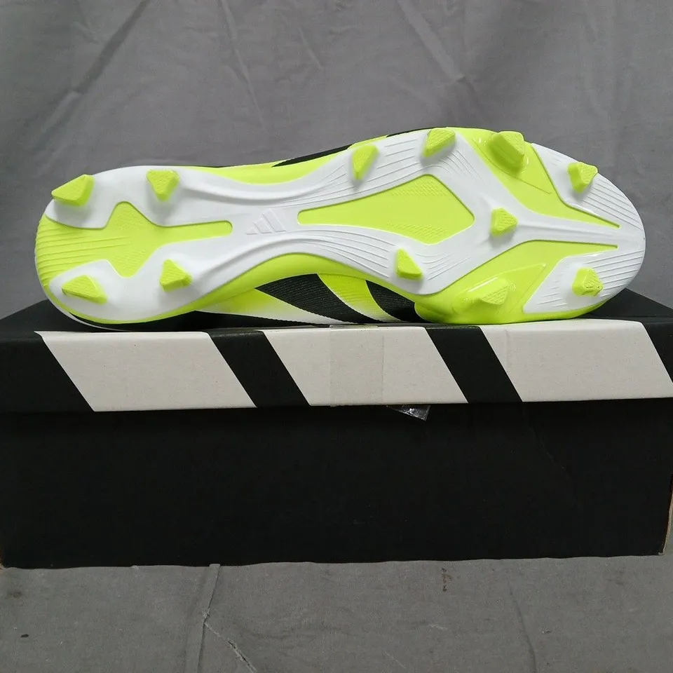 BOXED PAIR OF ADIDAS PREDATOR CLUB FOOTBALL BOOTS IN WHITE/BLACK/LIME SIZE UK 12