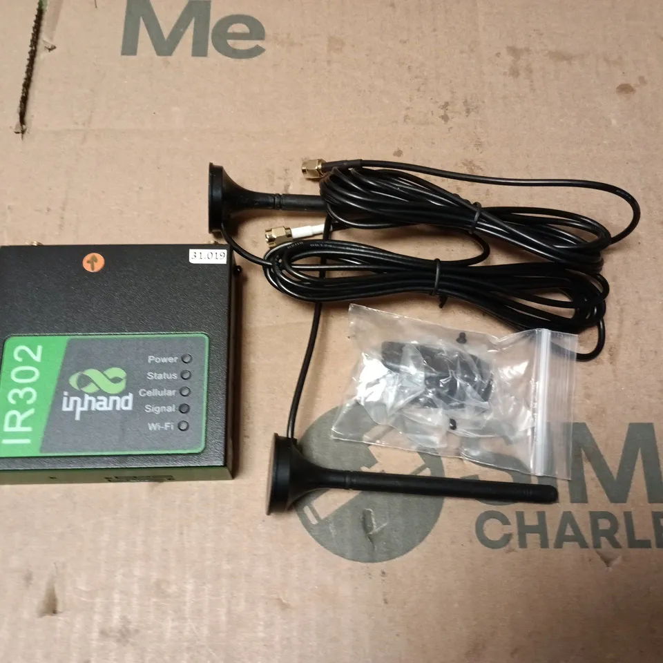 INHAND IR302 INDUSTRIAL CELLULAR ROUTER WITH 2 ANTENNAS
